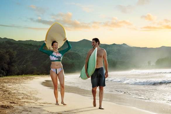 NCL Hawaii Couple HanaleiBay Excursion ©Michael DeYoung.jpg